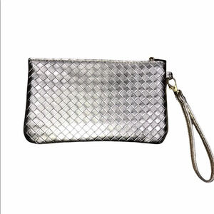 Adrienne Vittadini studio gold lattice woven handheld travel/shopping wristlet